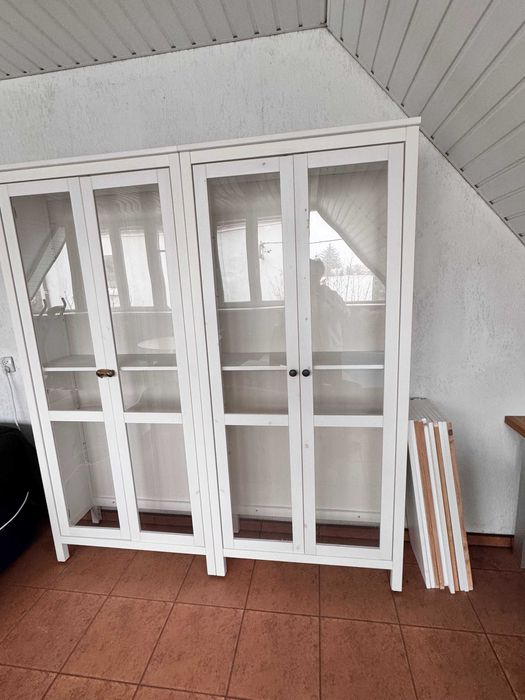 Drewniany regał / witryna IKEA w stanie bardzo dobrym