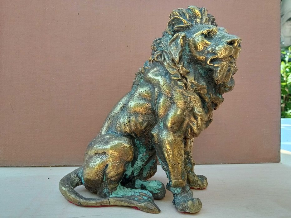 Estatueta em Metal