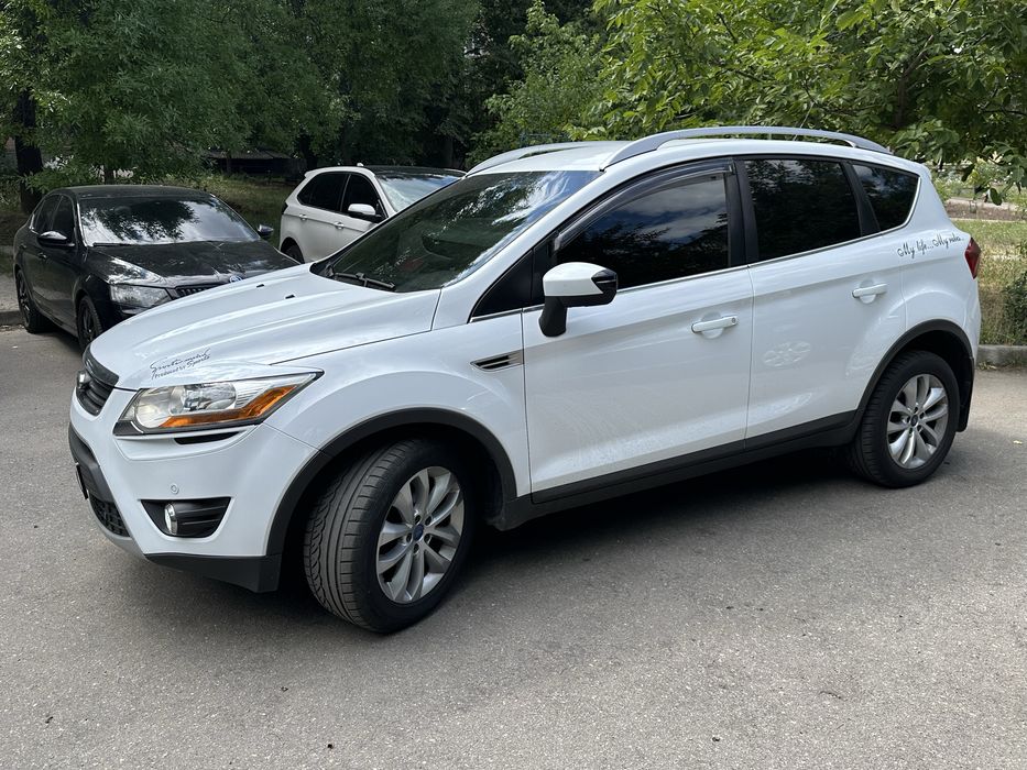 Ford Kuga 2011 2.0 183л. с.