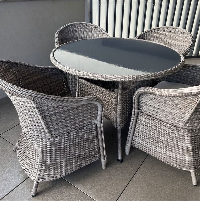 Mesa exterior + 4 cadeiras