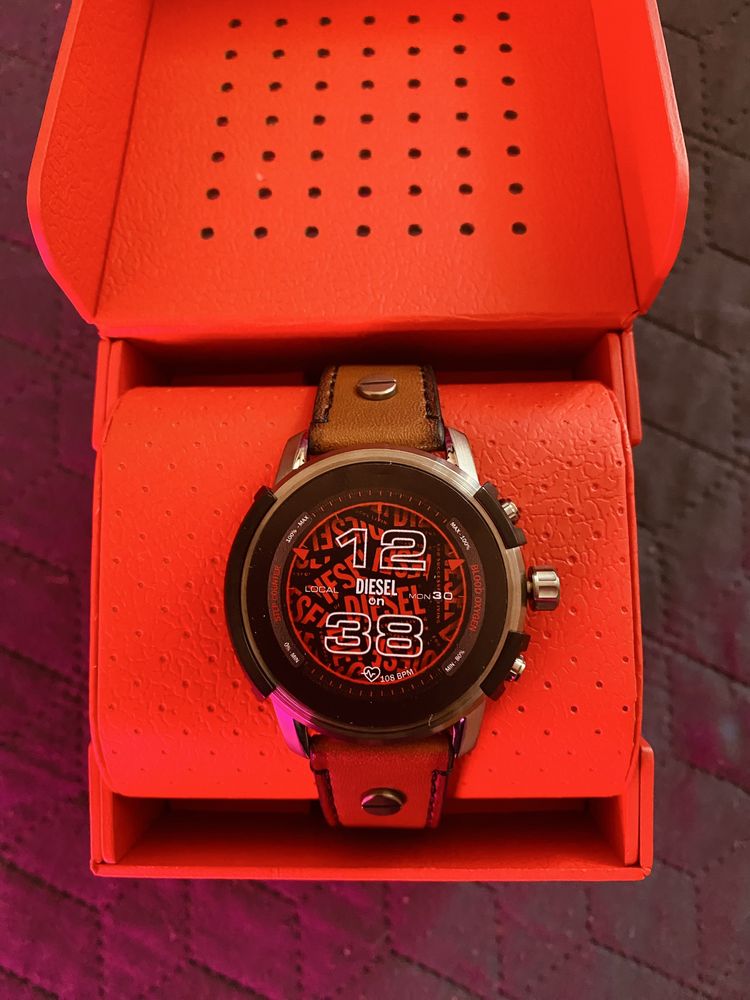 Diesel Смарт годинник Smartwatch Griffed DZT2042