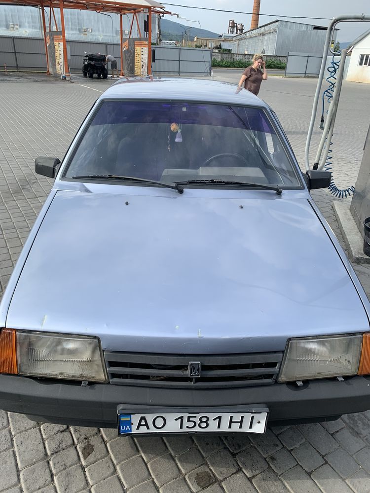 Автомобіль Ваз 21099