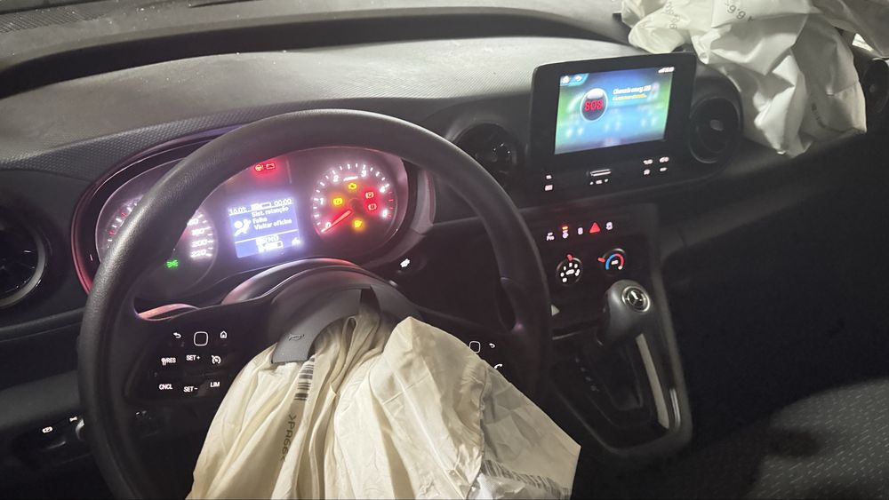 Mercedes citan Longa 2024 caixa automatica com  iva dedutível