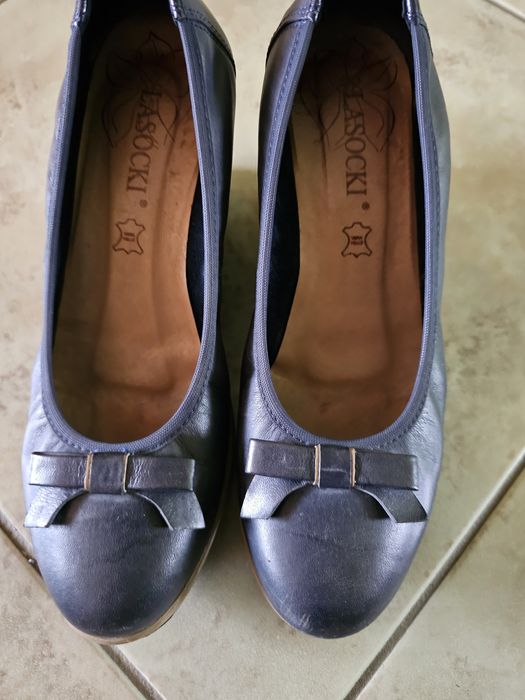 Buty damskie na koturnie Lasocki