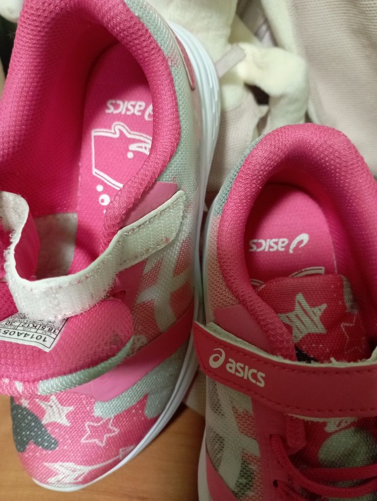 Кроссовки Asics для девочки