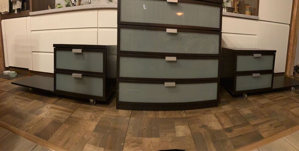 Zestaw mebli : dwie szafki nocne i komoda Ikea Hopen