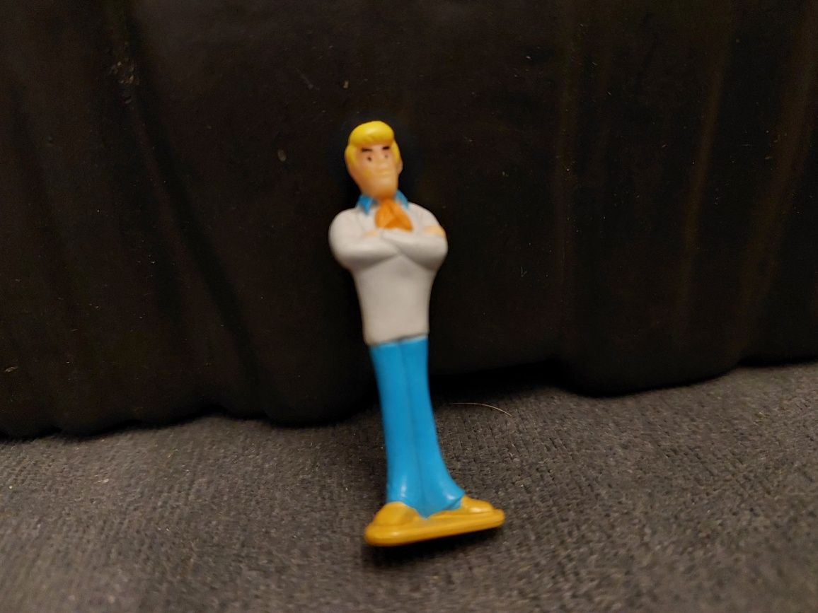 Minifigurki Zaini Fred (4 cm/1,6 cala) — seria Scooby-Doo (2011)