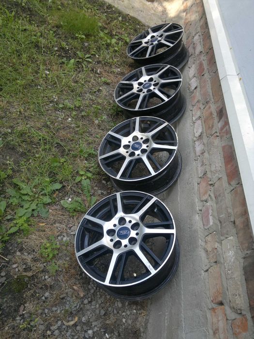 Литые диски Ford Focus R15 в отличном состоянии