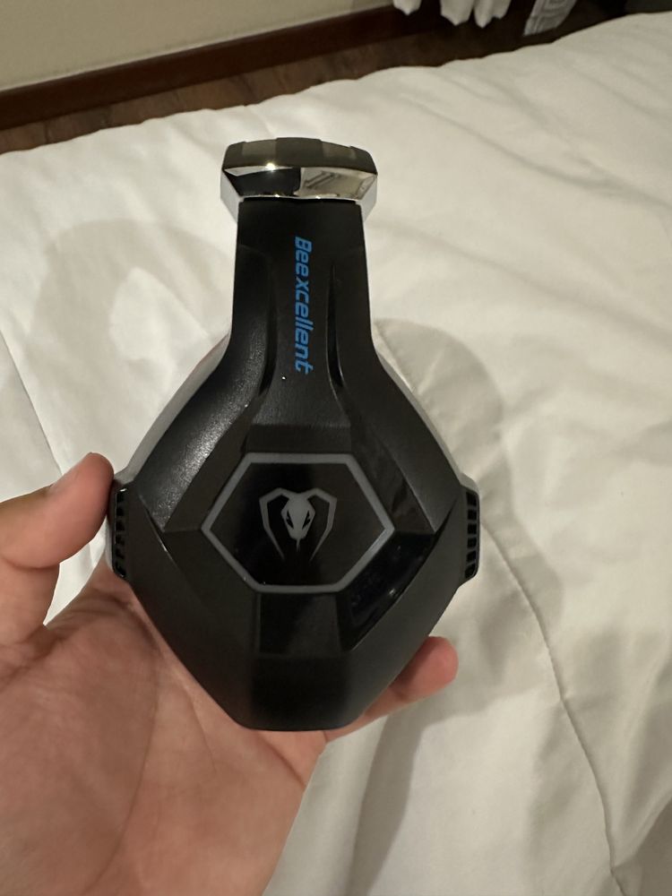 Headset Gaming Beexcellent com Microfone e LED