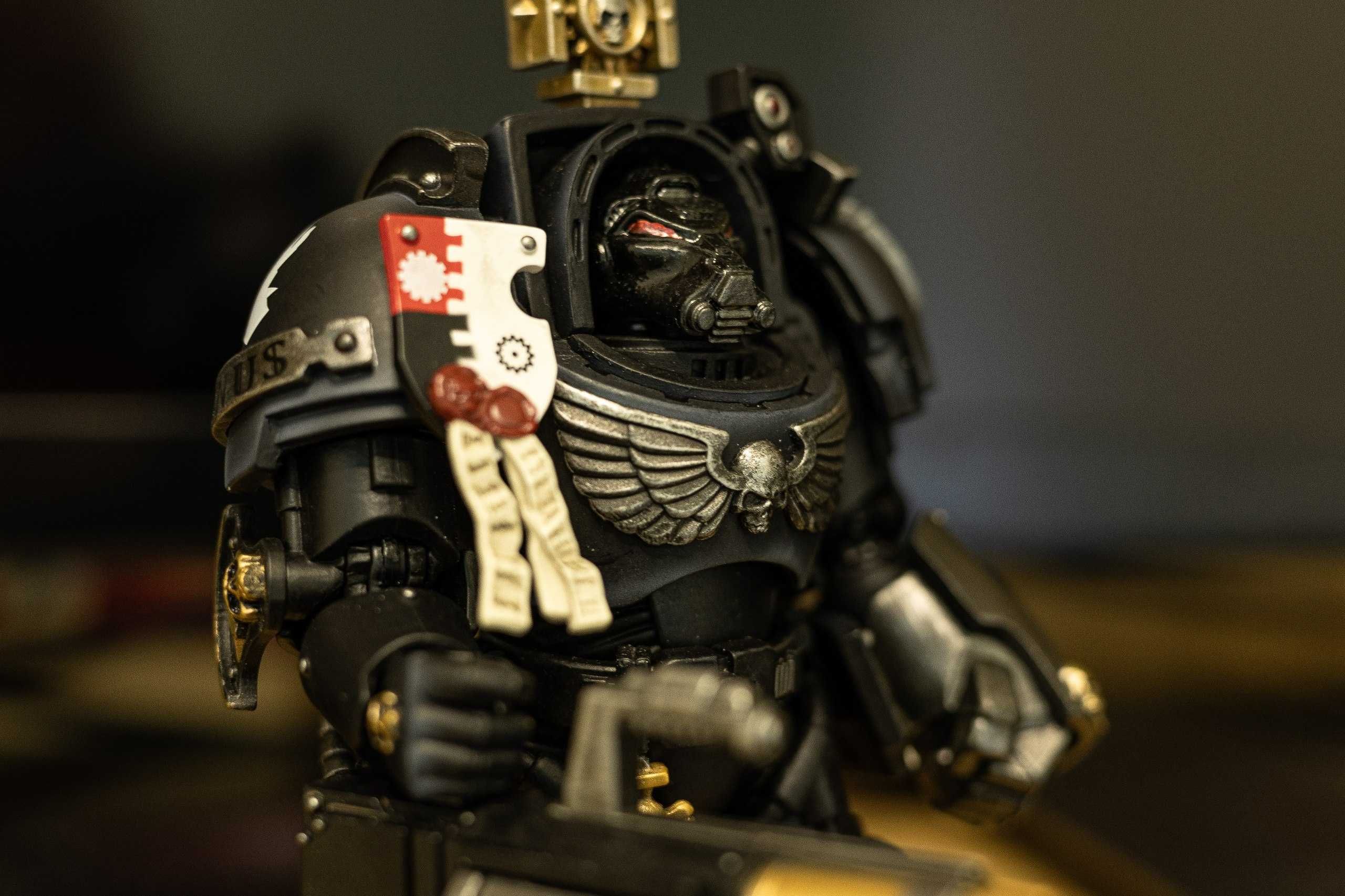 JoyToy Warhammer Кастомізований Термінатор Капітан Залізних Рук
