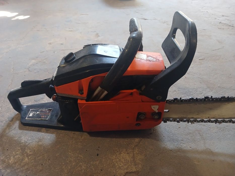 Продам бензопилу