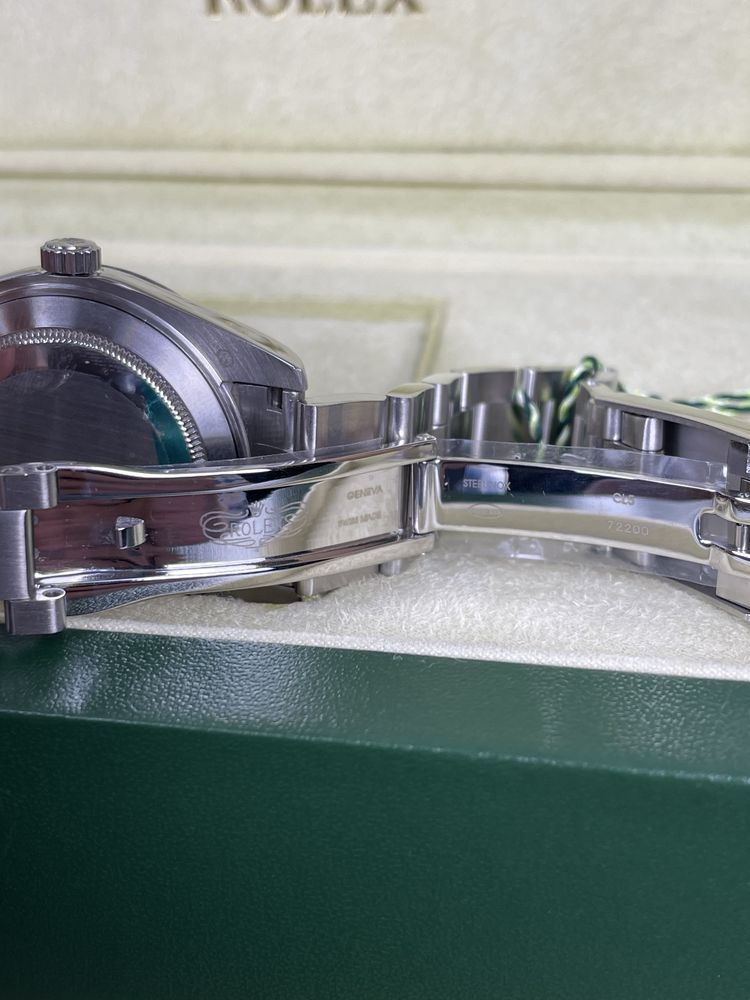 Rolex Oyster Perpetual 41 Green - Automatic