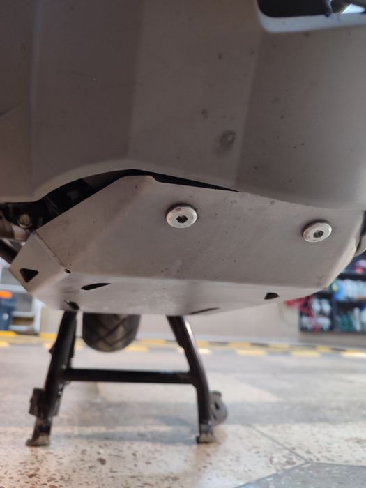 Продам новий офіційний мотоцікл Honda NC 750 DCT