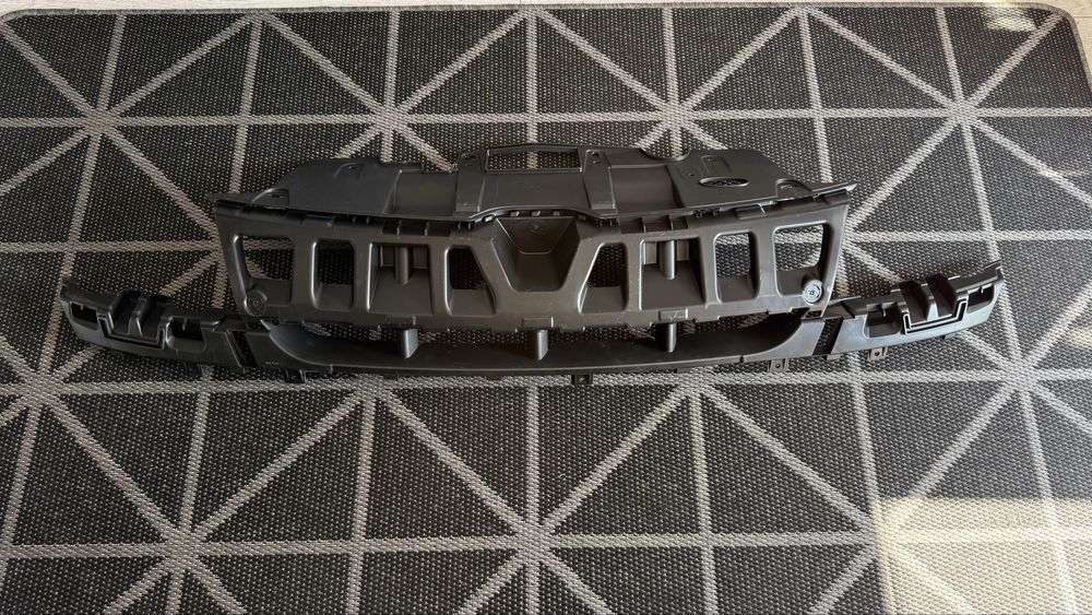 Czasza zderzaka przedniego Renault Megane 3
