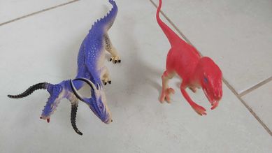 Figurki : smok , dinozaur