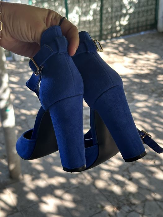 Сині замш туфлі на каблуку 37 розмір