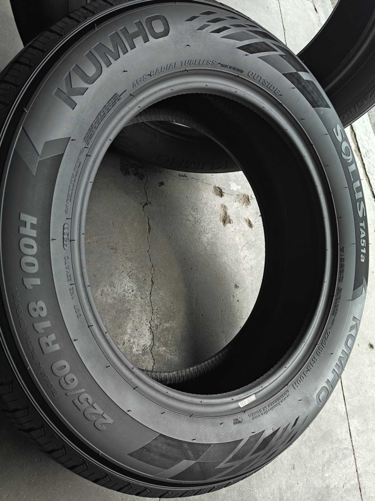 R18 225 60 Kumho Solus всесезонка шини 2шт як НОВІ майже 24рік