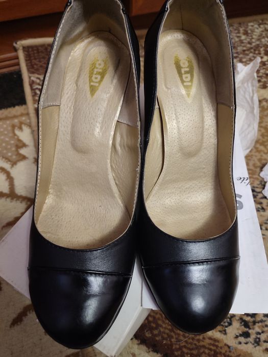 Продам туфлі 39,5р