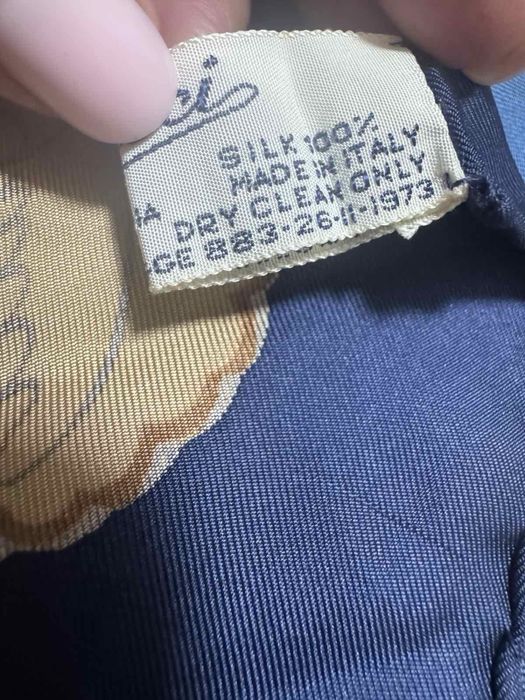 Gucci платок.