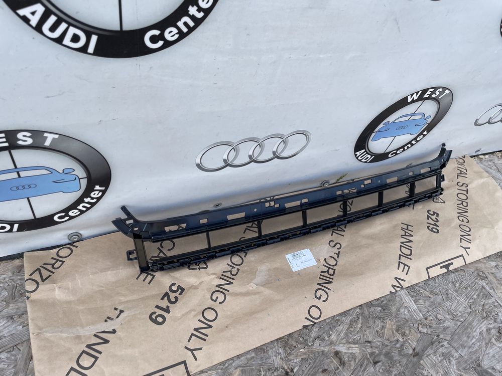 Audi A6 C8 S-Line решітка переднього бампера ауді а6 с8 решітка бампер