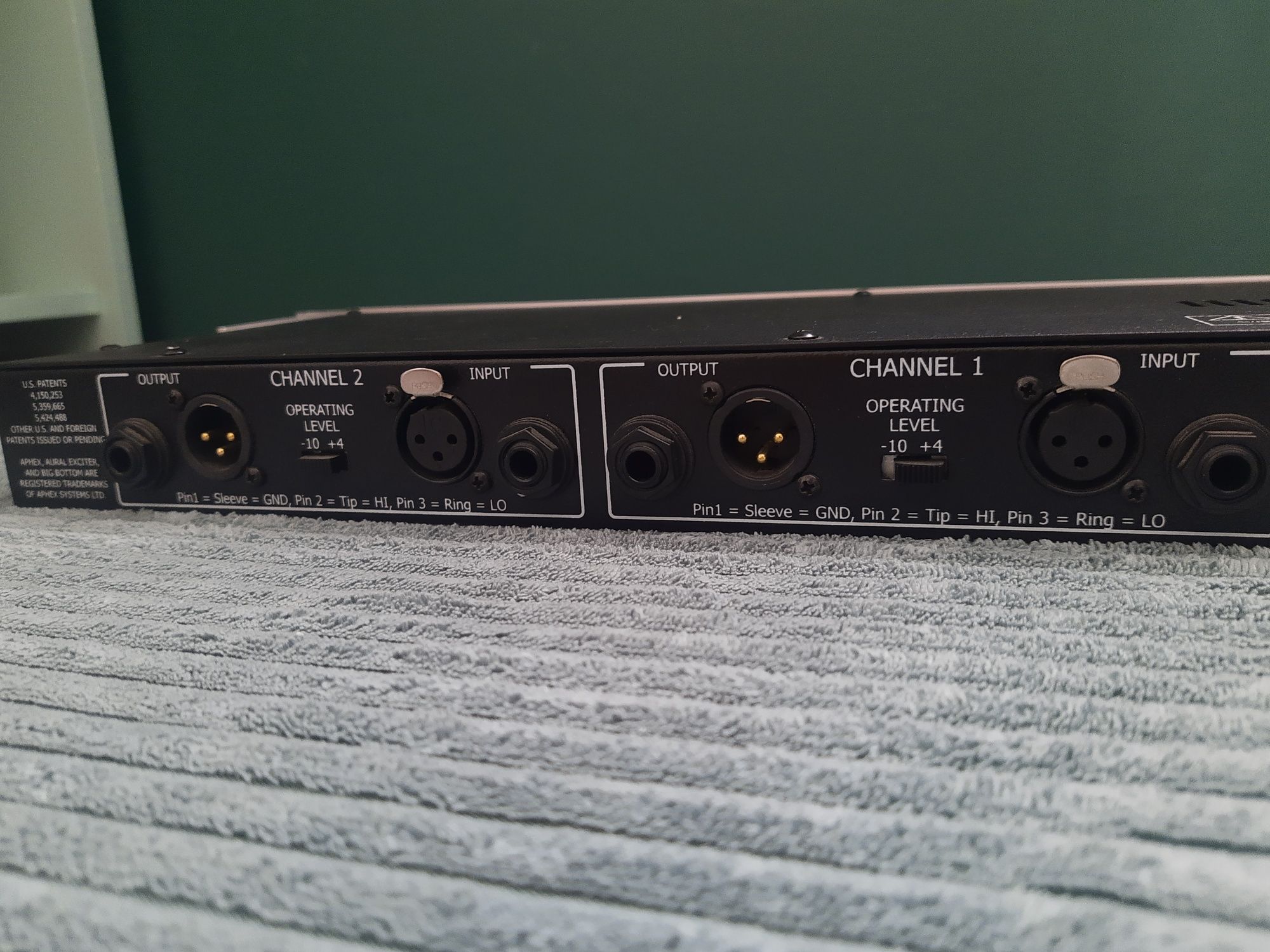 Procesor rack APHEX 204 Aural Exciter & Optical Big Bottom.