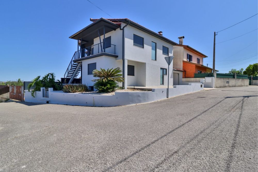 Moradia T4 + 1 para venda com possibilidade de arrendamento a 36 meses