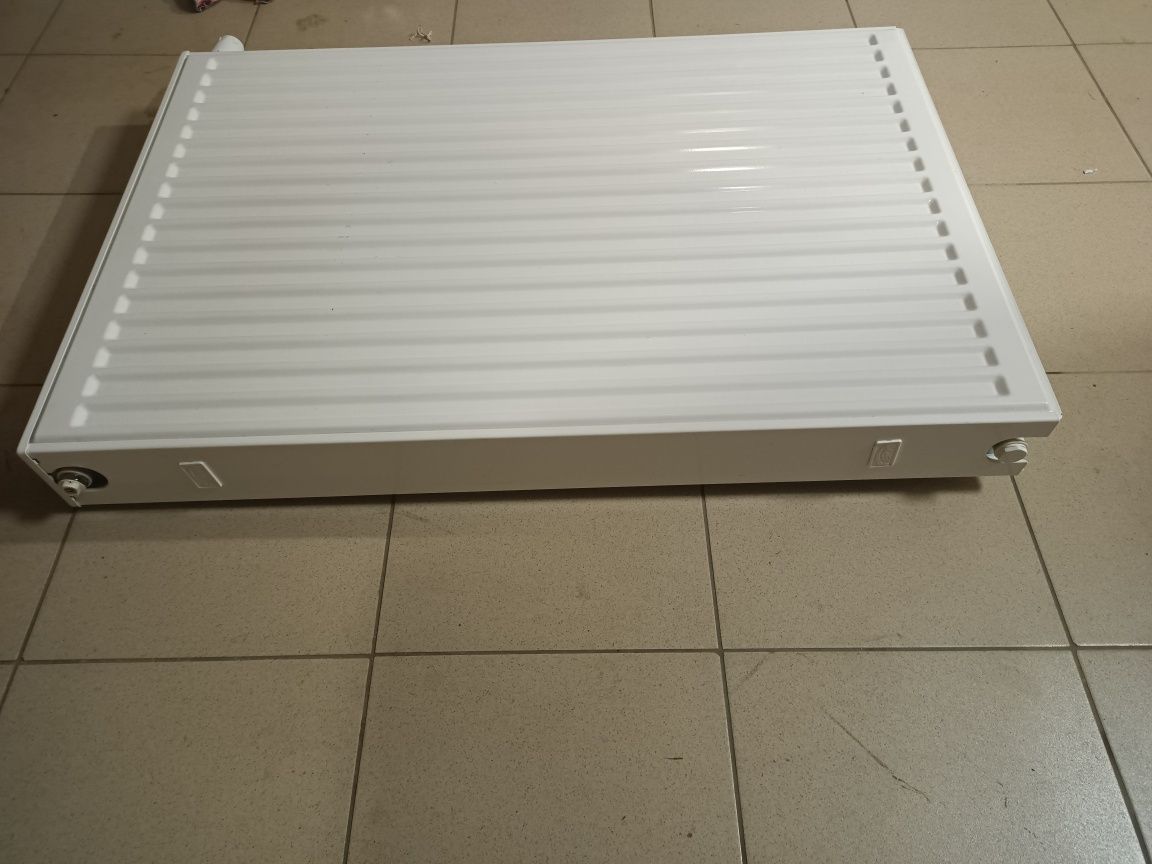Grzejnik płytowy KERMI V22 900x600  lub V11

X2