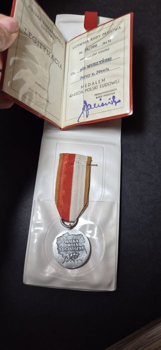 Walka Praca Socjalizm odznaczenie medal dla pułkownika PRL książeczka