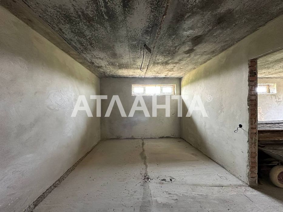 Прода окремостоячого будинку у с. Малехів на пагорбі
