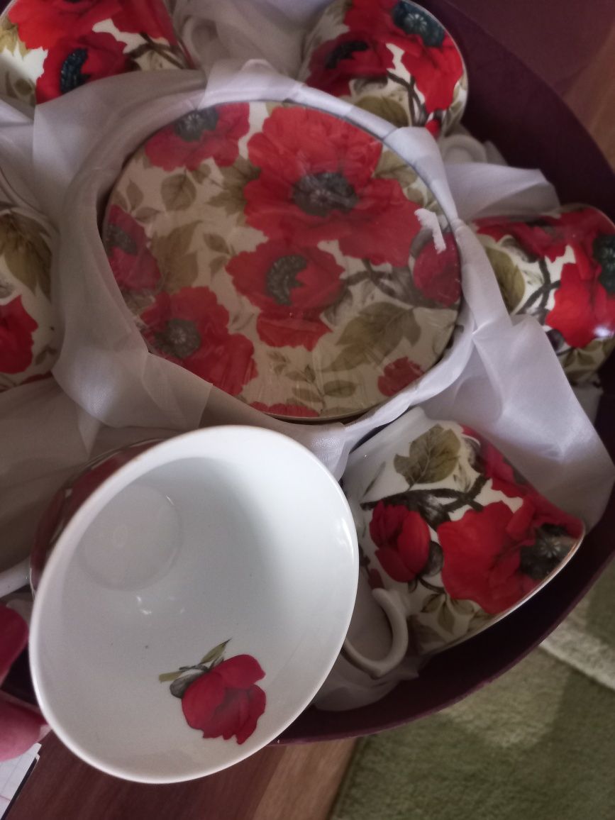 Чайный сервиз на 6 персон