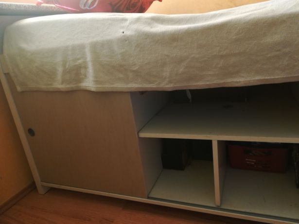 Łóżko IKEA z przestrzenią zasuwaną pod materacem, 210 x 100 x 100 cm