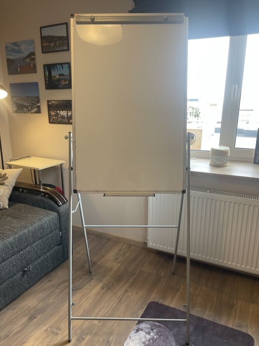 Продам  фліпчарт б/у . м Львів