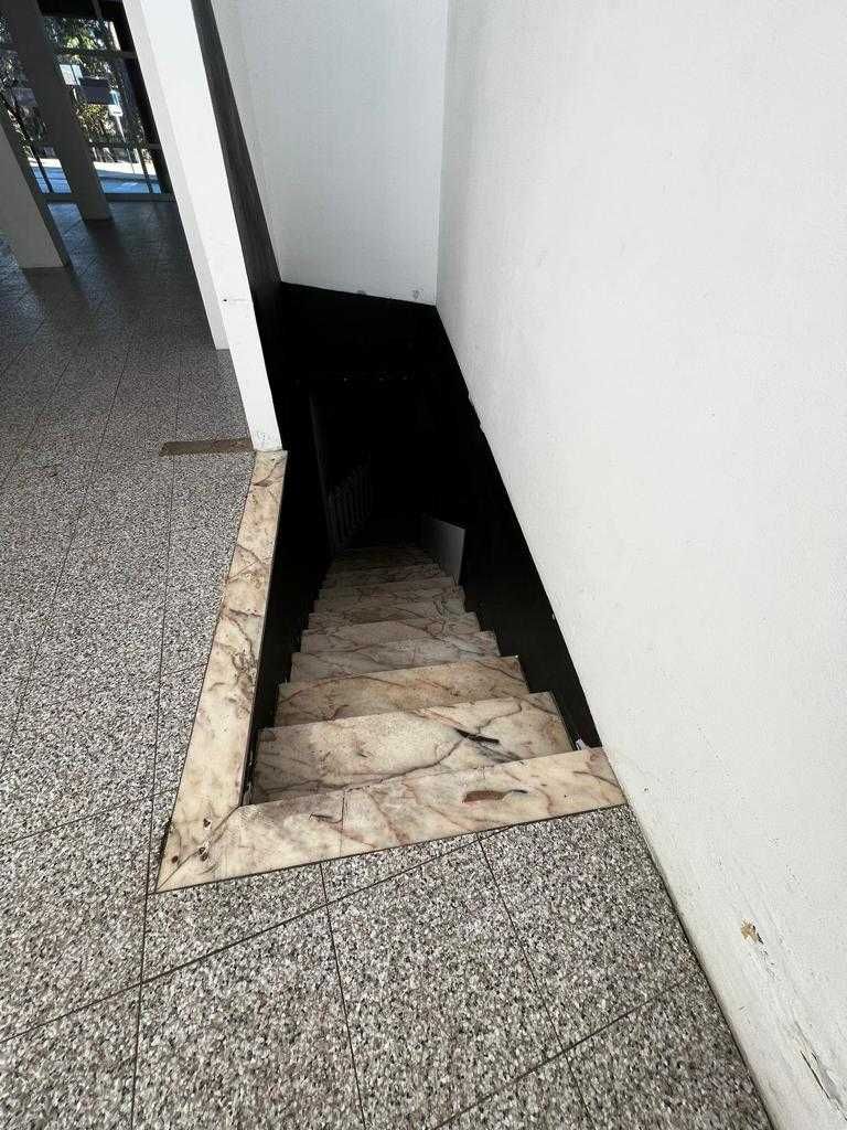 Armazém/Loja/Espaço Comercial em S. João da Madeira (161,7 m2)