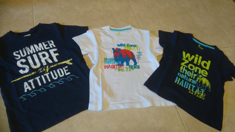 4 T-shirts portes incluidos