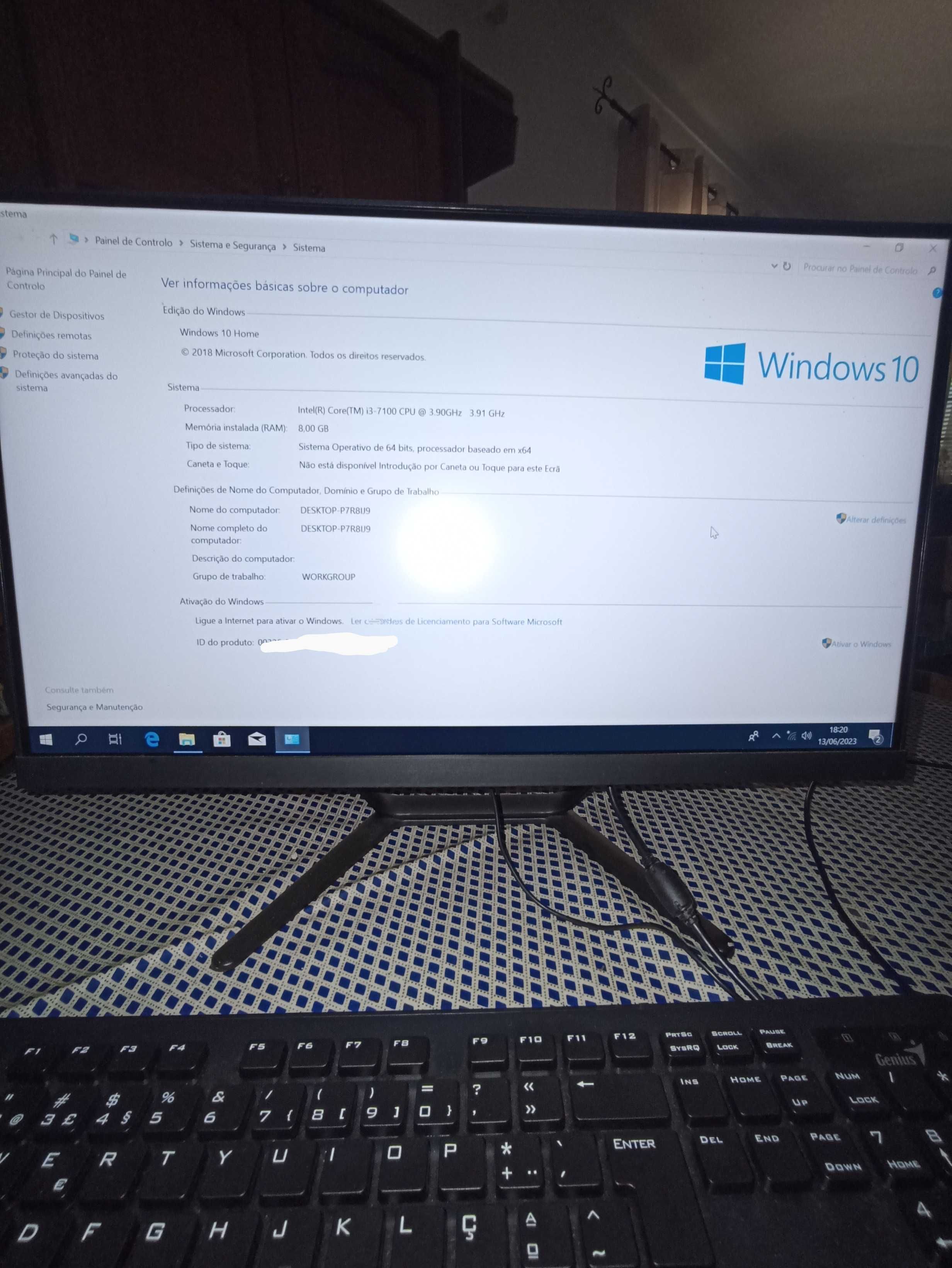 Computador TESLA 2200