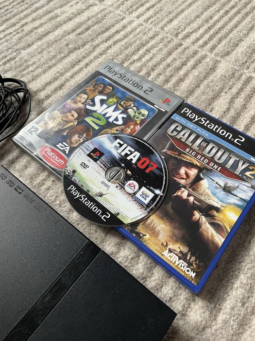PS2 Playstation 2 slimline + 2 pady + kable + gry