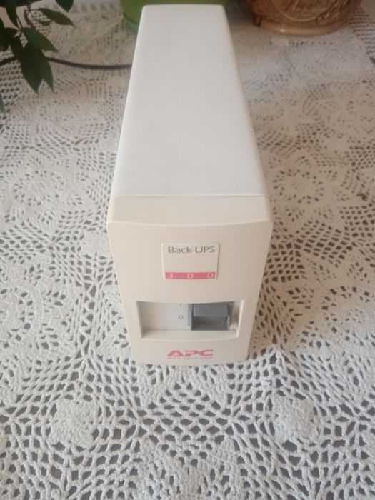Zasilacz awaryjny APC Back-UPS 300