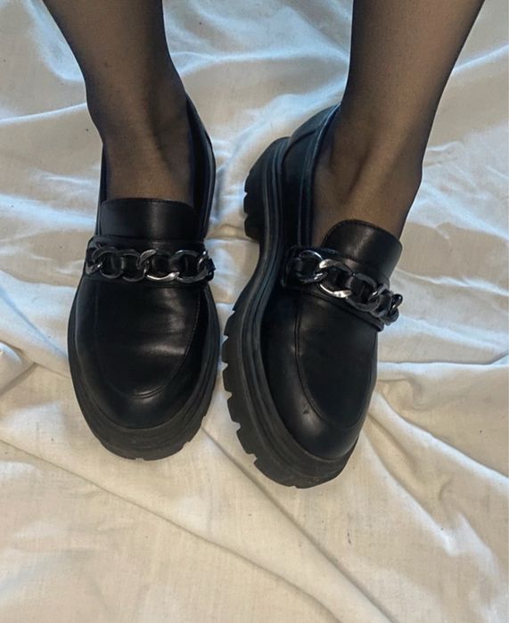 mokasyny loafersy z łańcuchem 38 czarne