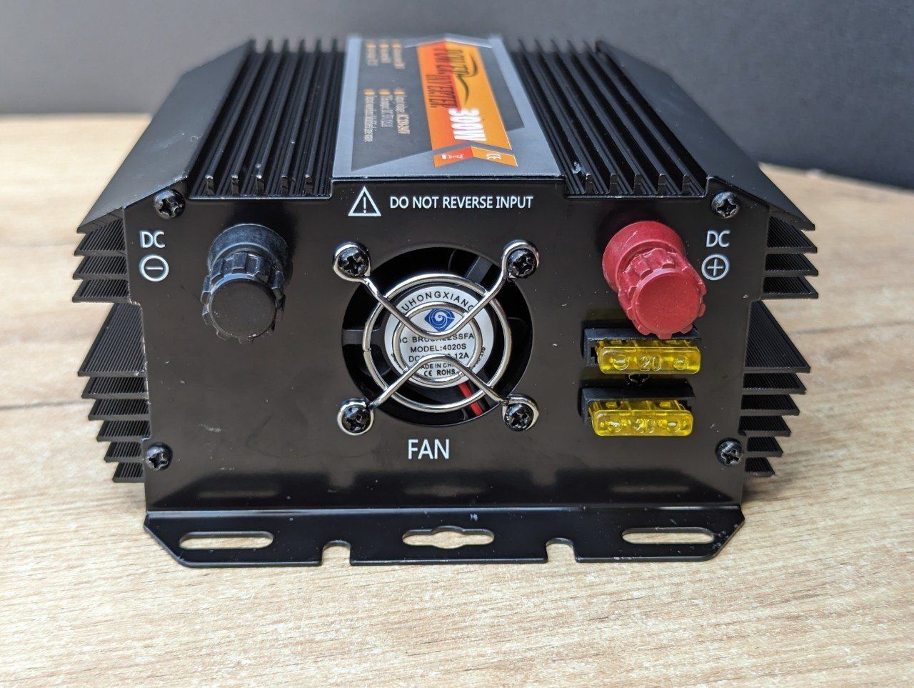 Інвертор перетворювач напруги 12 V 300 W POWER INVERTER T8093U з модиф