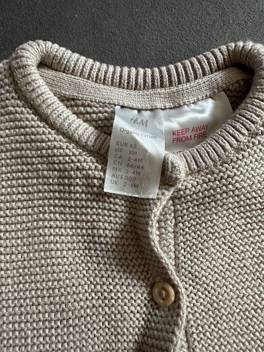 R. 62 Beżowy sweterek rozpinany H&M