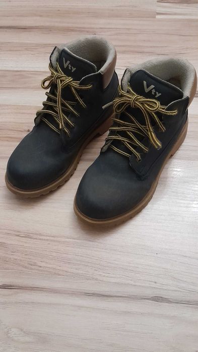 Buty, krótkie kozaki rozm.34