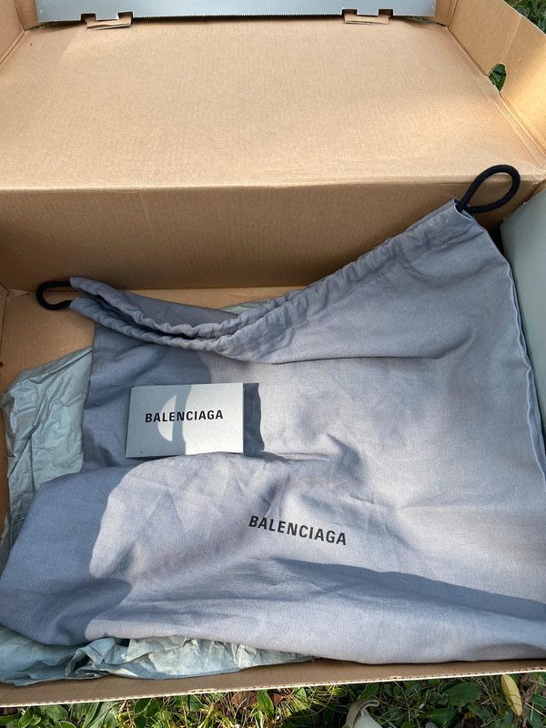Balenciaga track 1