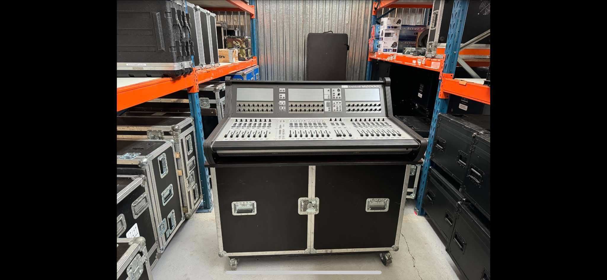Mikser cyfrowy Soundcraft Vi2000 + Compact stagebox + flipcase