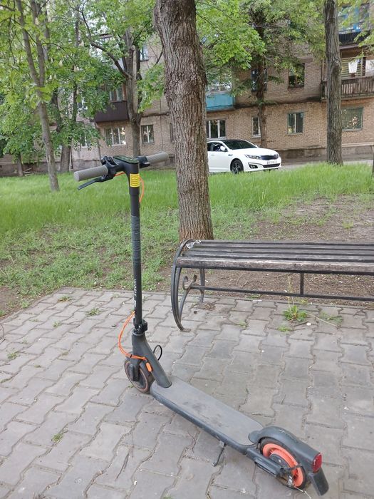 Продам Електросамокат Xiaomi