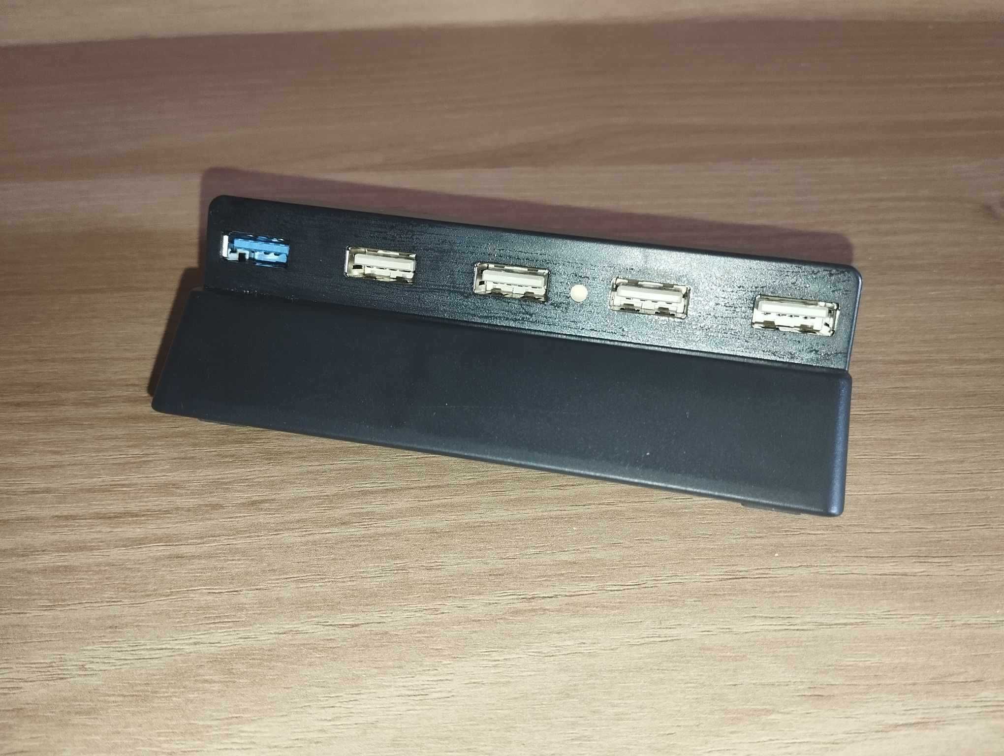 PlayStation 4 - HUB USB - 5x USB