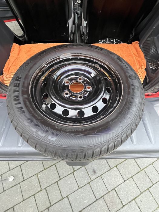 Komplet opon zimowych z felgami Hyundai i30  195/65/15