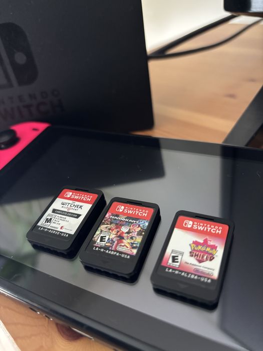 Nintendo Switch + Mario Kart 8
