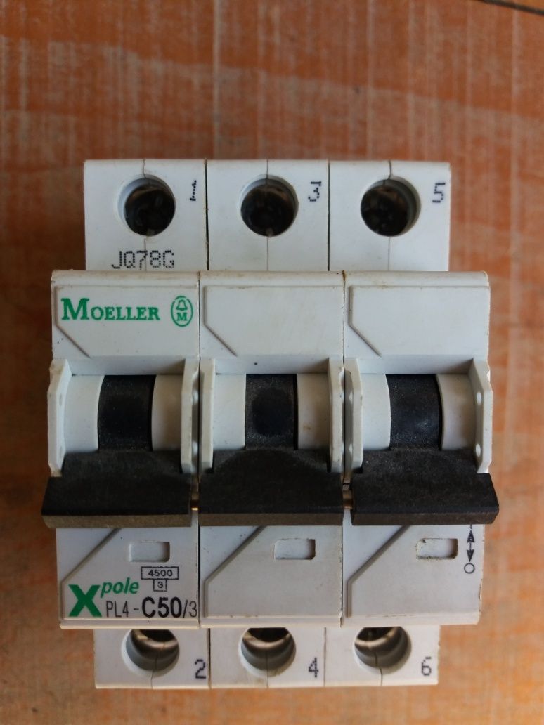 Автоматичний вимикач Moeller PL4-C50/3