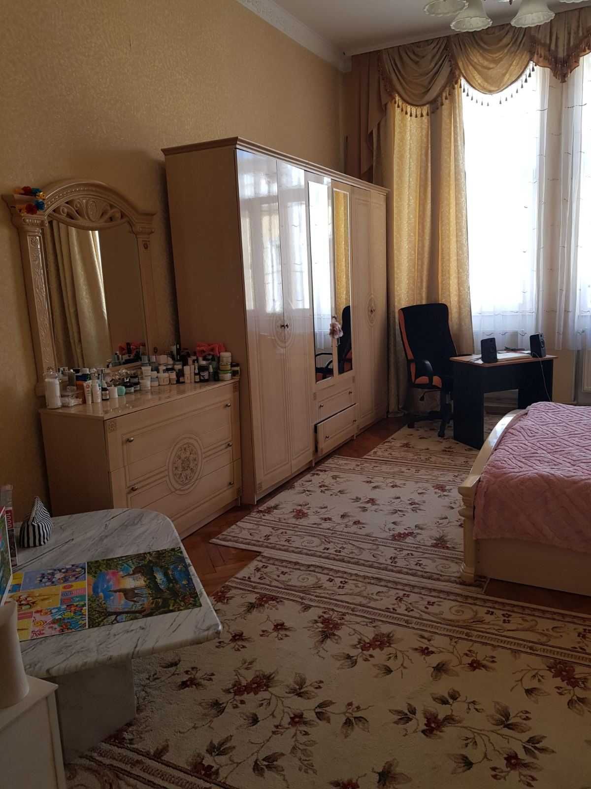 НМ Продам 2-кімнатну квартиру 80м.кв. з ремонтом на Чайковського