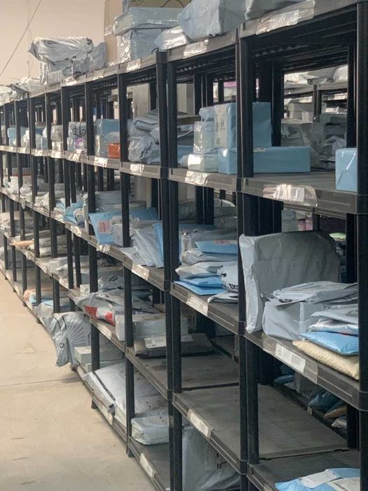 BAIXADA DE PREÇO Estantes plástico pretos para armazenamento manual